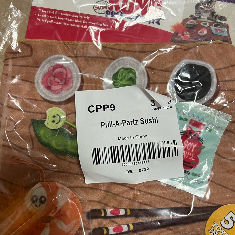 New cats toys and treats value $80 - Picture 6 of 11